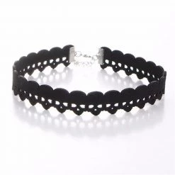 Cradle Of Goth Lurking Skulls Choker