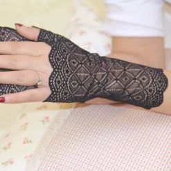 Cradle Of Goth Lace Gloves MISCELLANEOUS